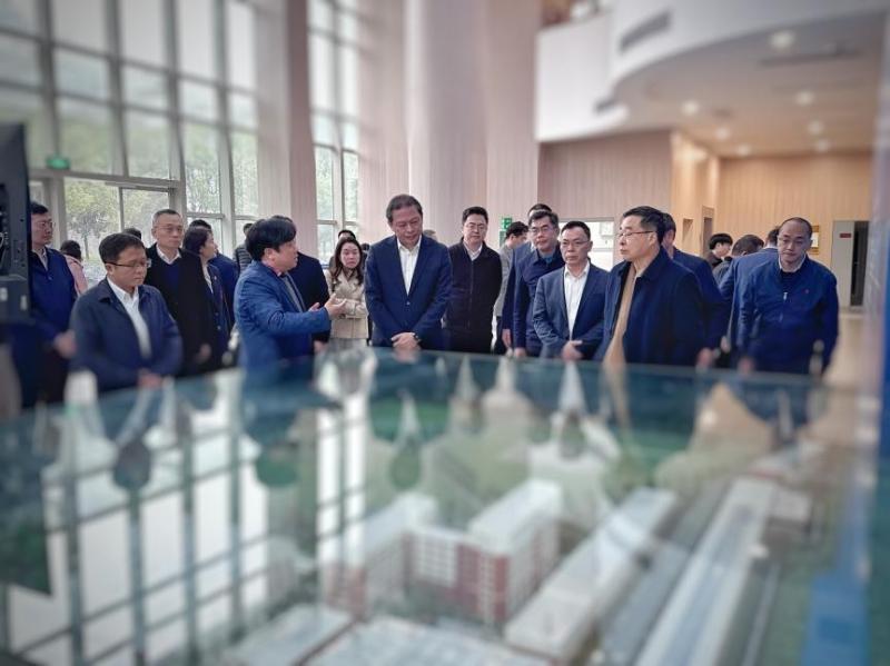 海南省海口市委书记范少军一行到上海交通大学考察交流