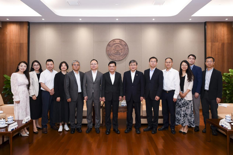 新加坡国立研究基金会主席、新加坡前副总理王瑞杰一行访问上海交通大学