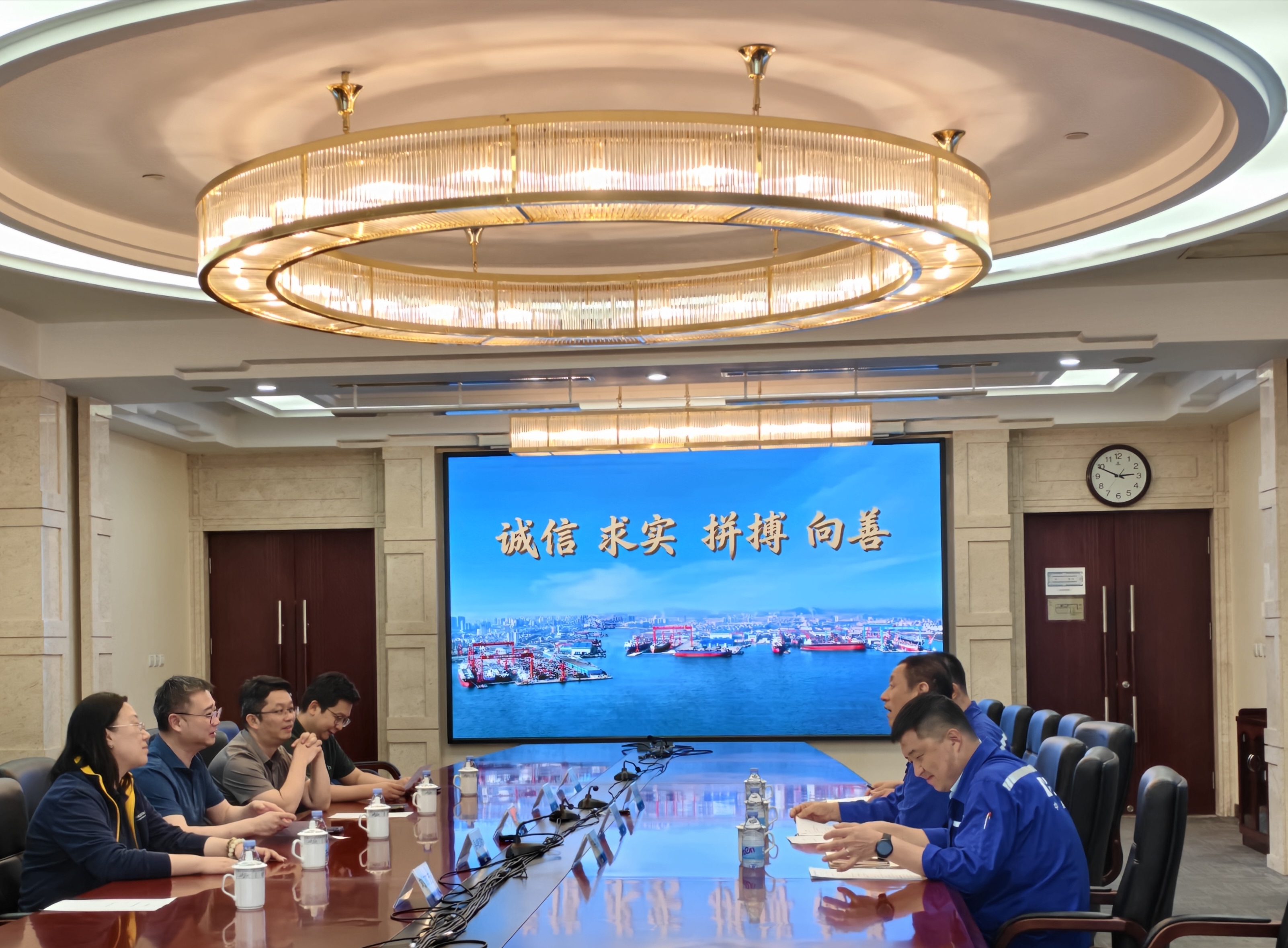 校领导赴中船大连造船调研交流