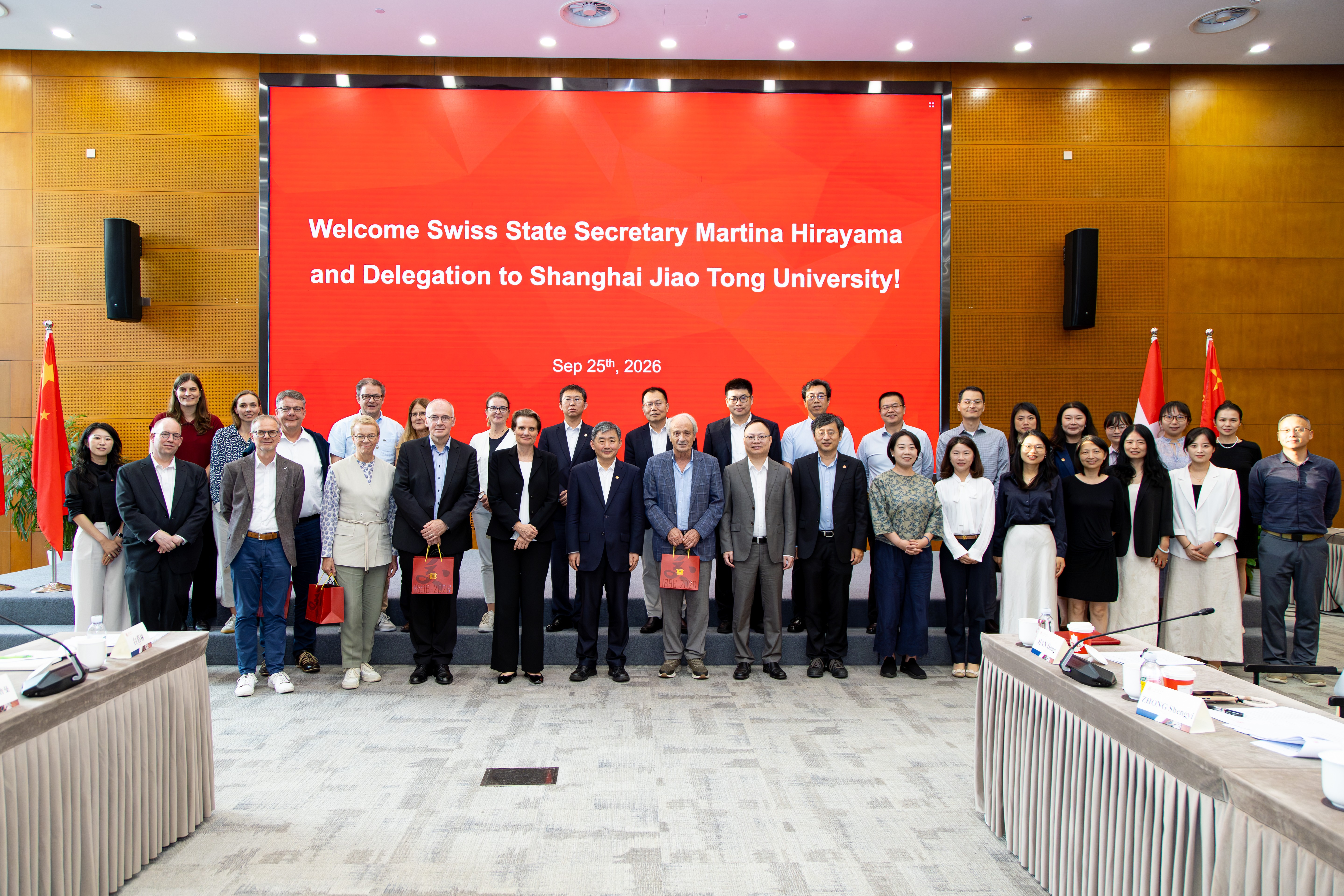 瑞士国务秘书郗斓一行访问上海交通大学