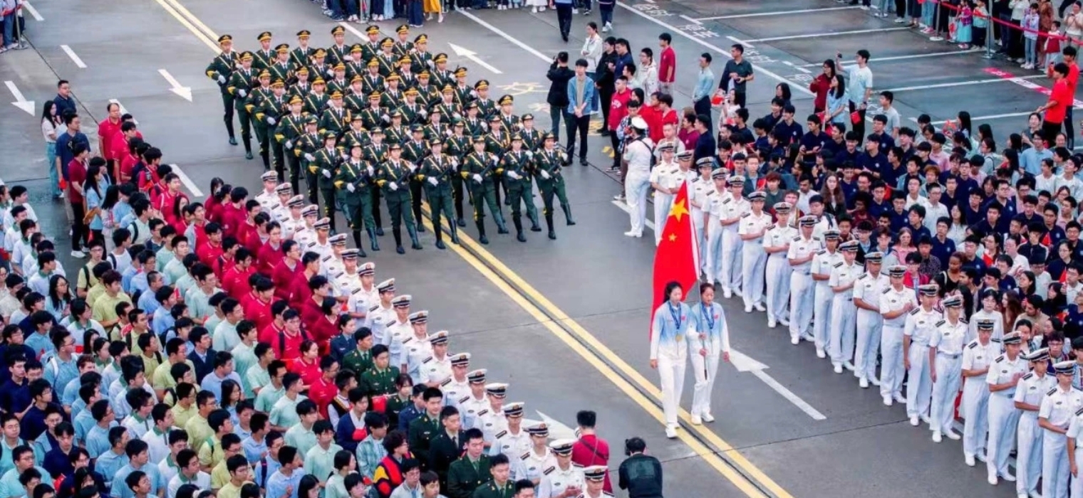 我爱你，中国！我们在交大，向祖国告白！