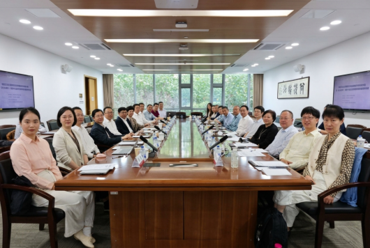 “上海交通大学凯原法学院习近平法治思想体系化学理化学术化研讨会暨《交大法学》习近平法治思想研究专栏建设研讨会”顺利举行